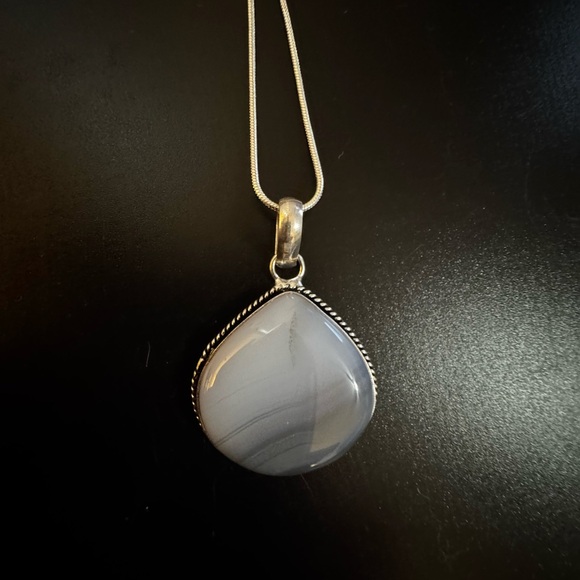Gray Agate Silver Pendant Necklace - Picture 5 of 5